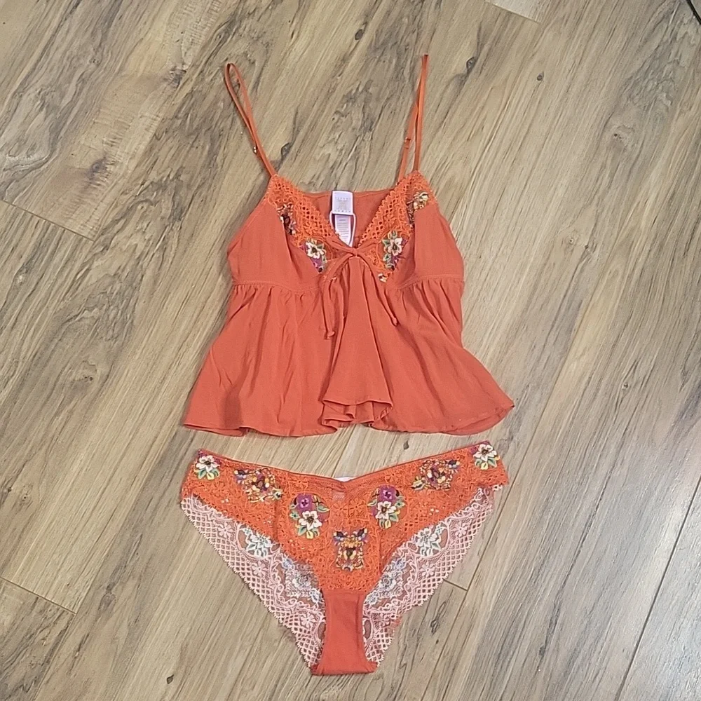 Savage X Fenty Dolled Up Sleep Cami Spiced Orange with Lace Cheeky - Picture 5 of 15